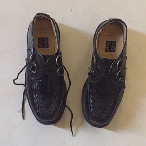 T.U.K black creepers